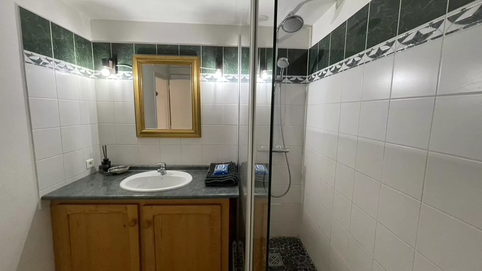 Domaine Saint Martin le Redon-Bathroom