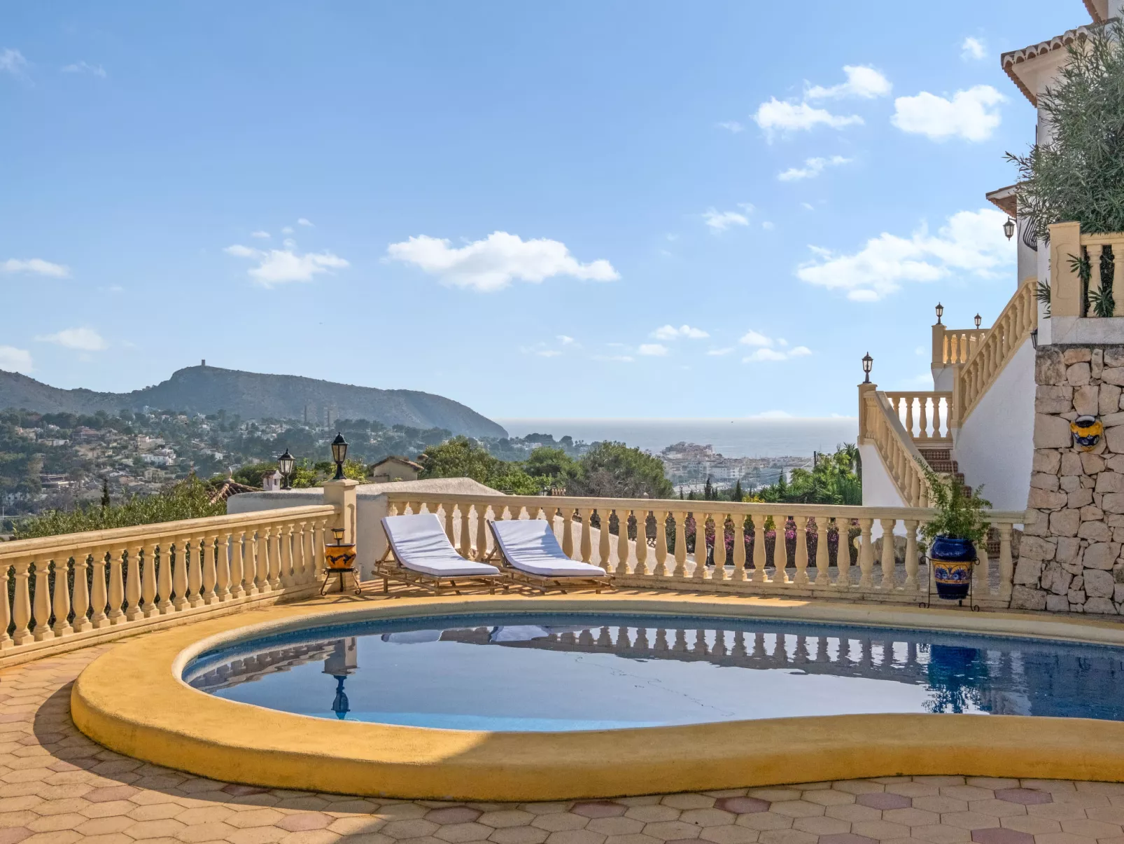 Moraira Magica-Outside