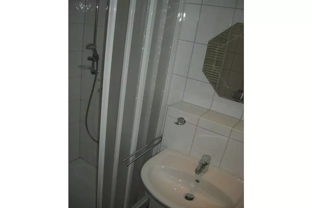 457442-Nicht getaggt