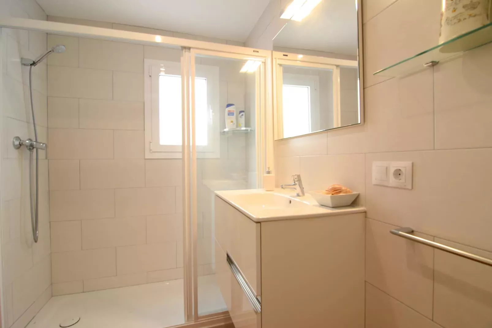 EMPORDA 4-3-Bathroom