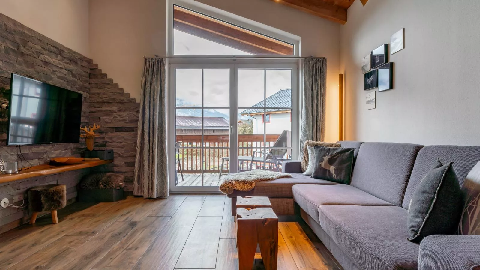 Tauern Suites Mitterwirt TOP 223-Living room
