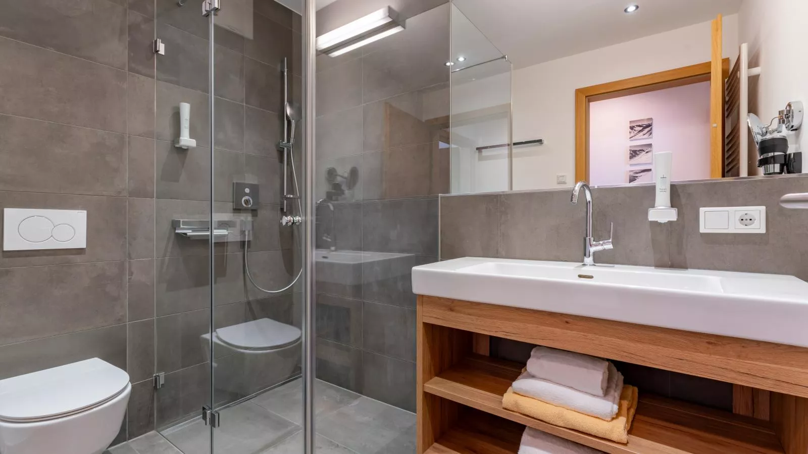 Tauern Suites Mitterwirt TOP 223-Bathroom
