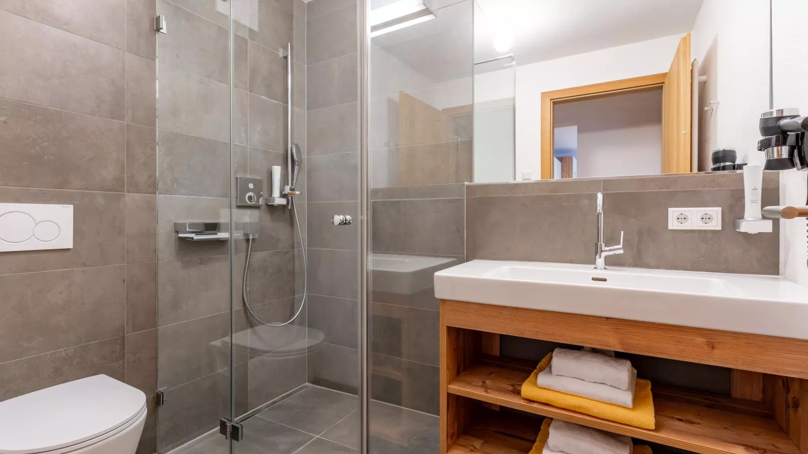 Tauern Suites Mitterwirt TOP 303-Badezimmer
