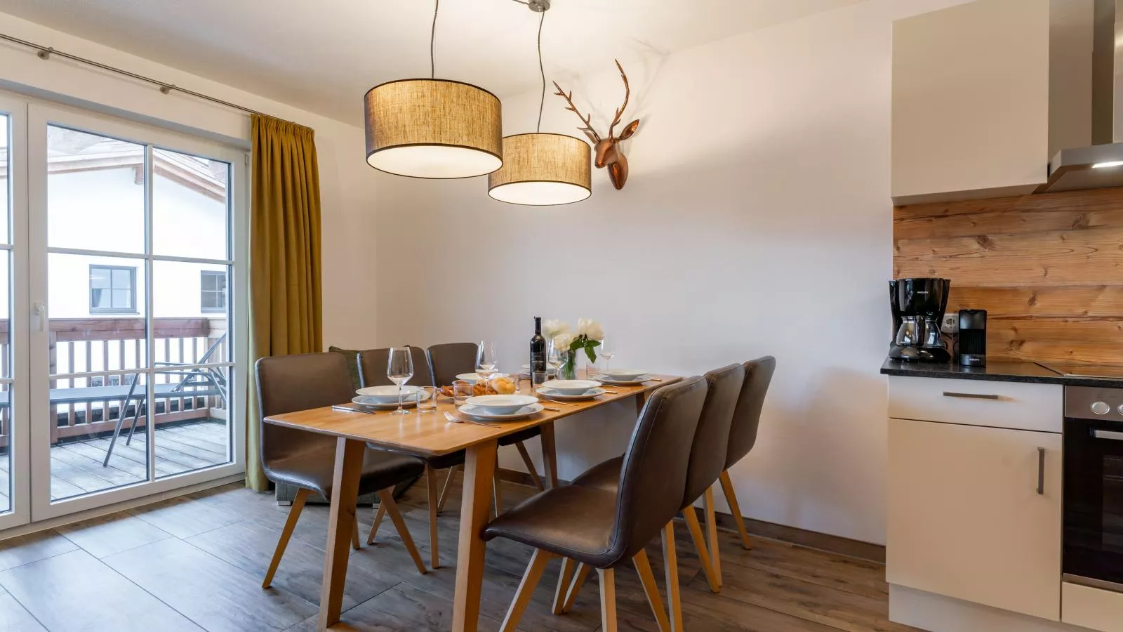 Tauern Suites Mitterwirt TOP 311-Dining room