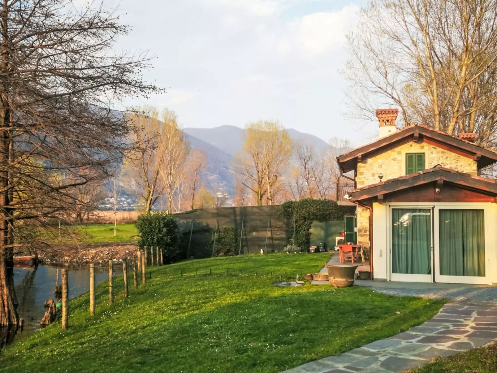 La Casetta sul Lago-Outside