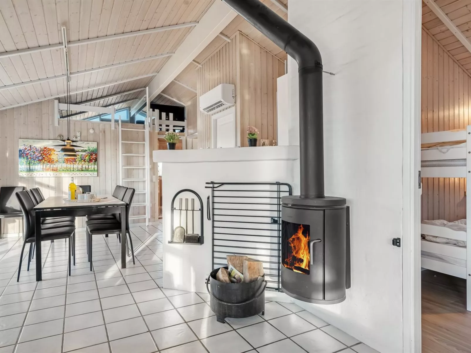 "Adrienne" - 490m from the sea-Inside