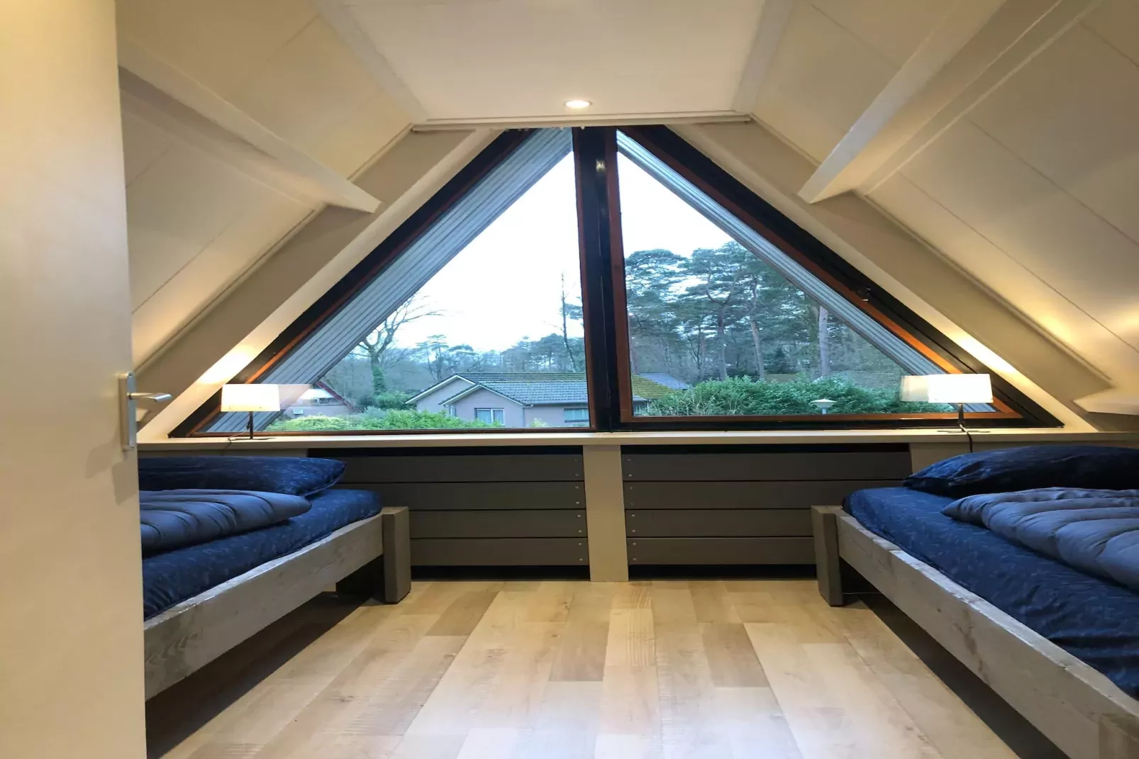 Vosseven 46&47 Aalbes-Bedroom
