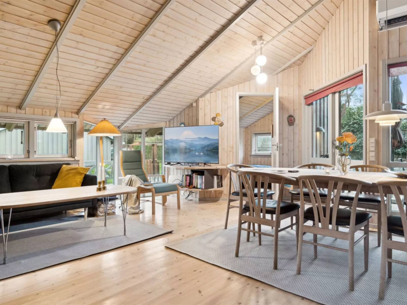 "Arent" - 1.1km from the sea-Drinnen