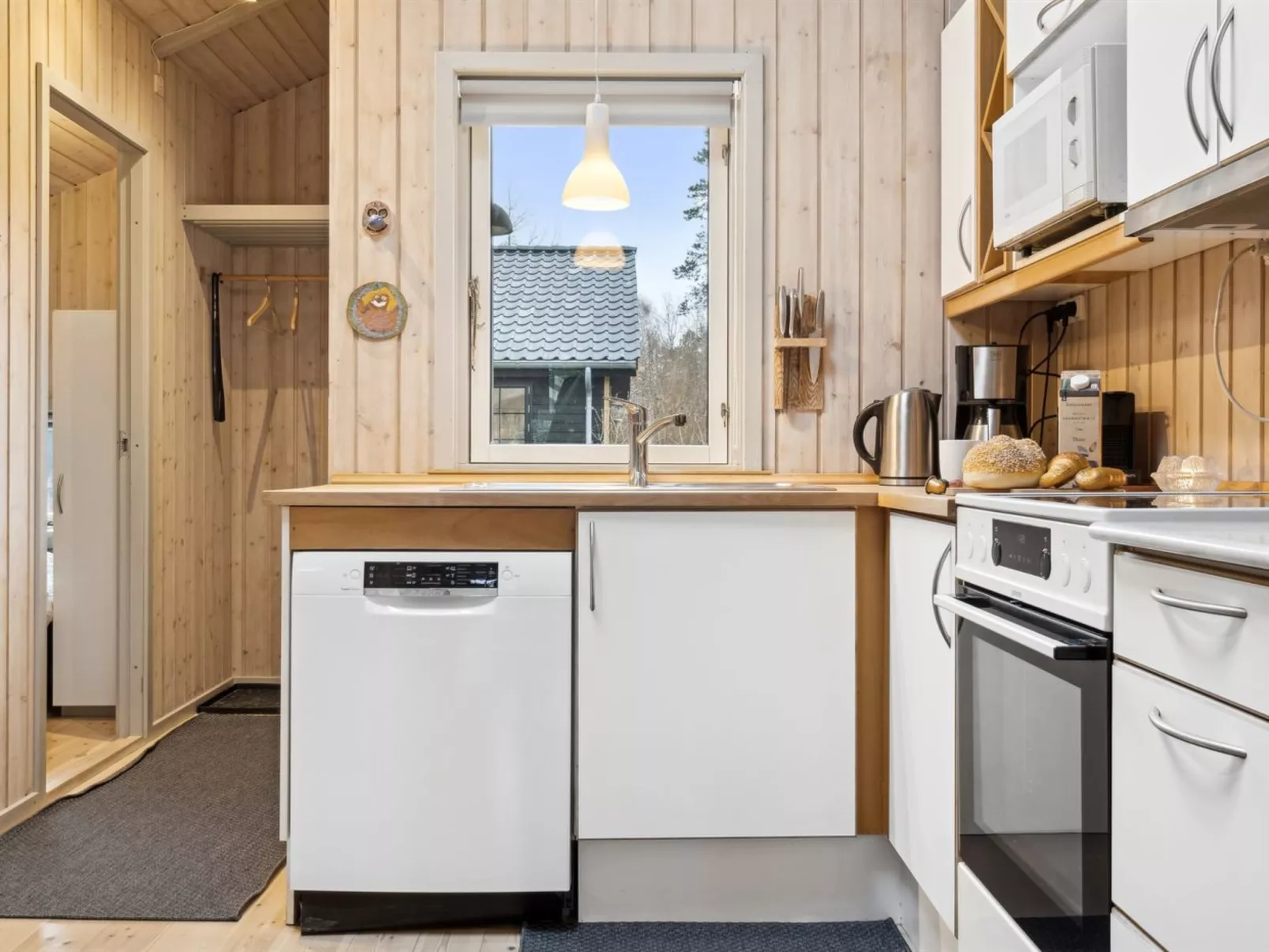 "Arent" - 1.1km from the sea-Drinnen