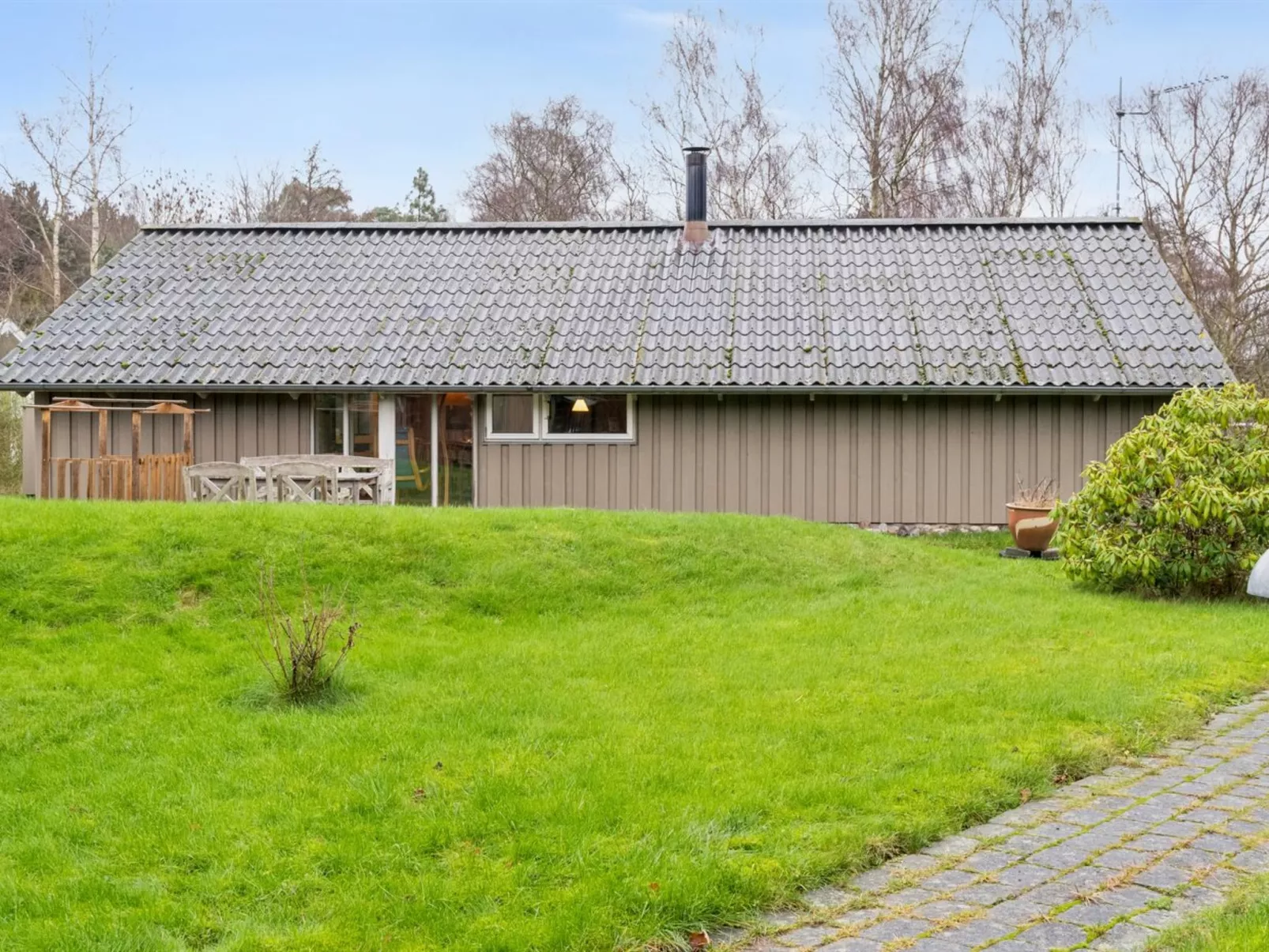 "Arent" - 1.1km from the sea-Draußen