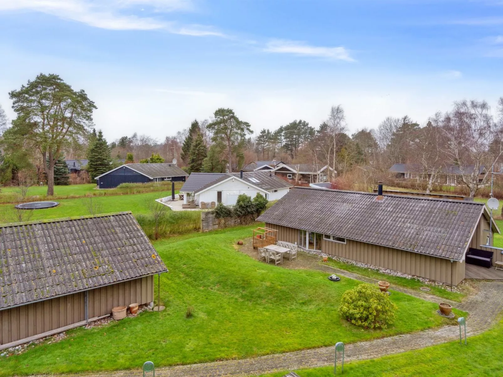 "Arent" - 1.1km from the sea-Draußen
