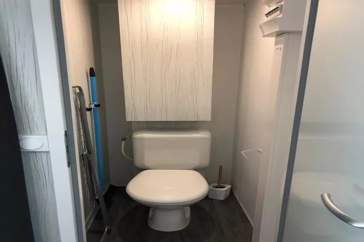 Siesta Lodge-Bathroom