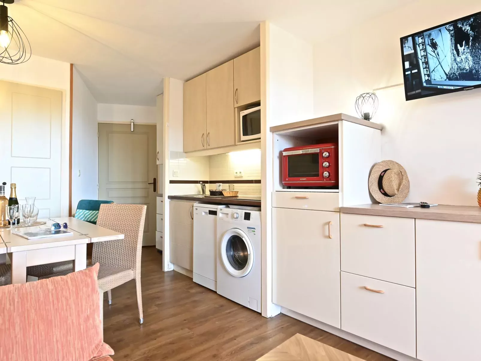 L'Esquinade (G1 103)-Drinnen