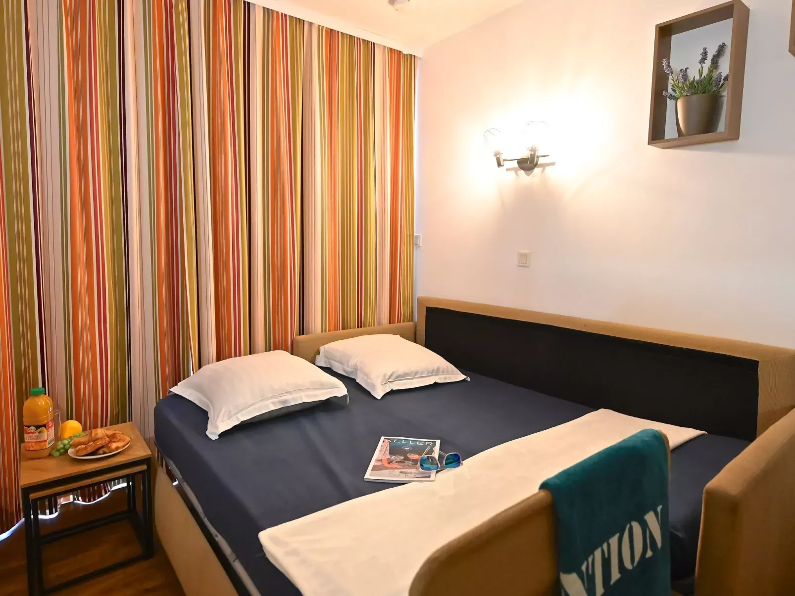 L'Esquinade (G1 103)-Drinnen