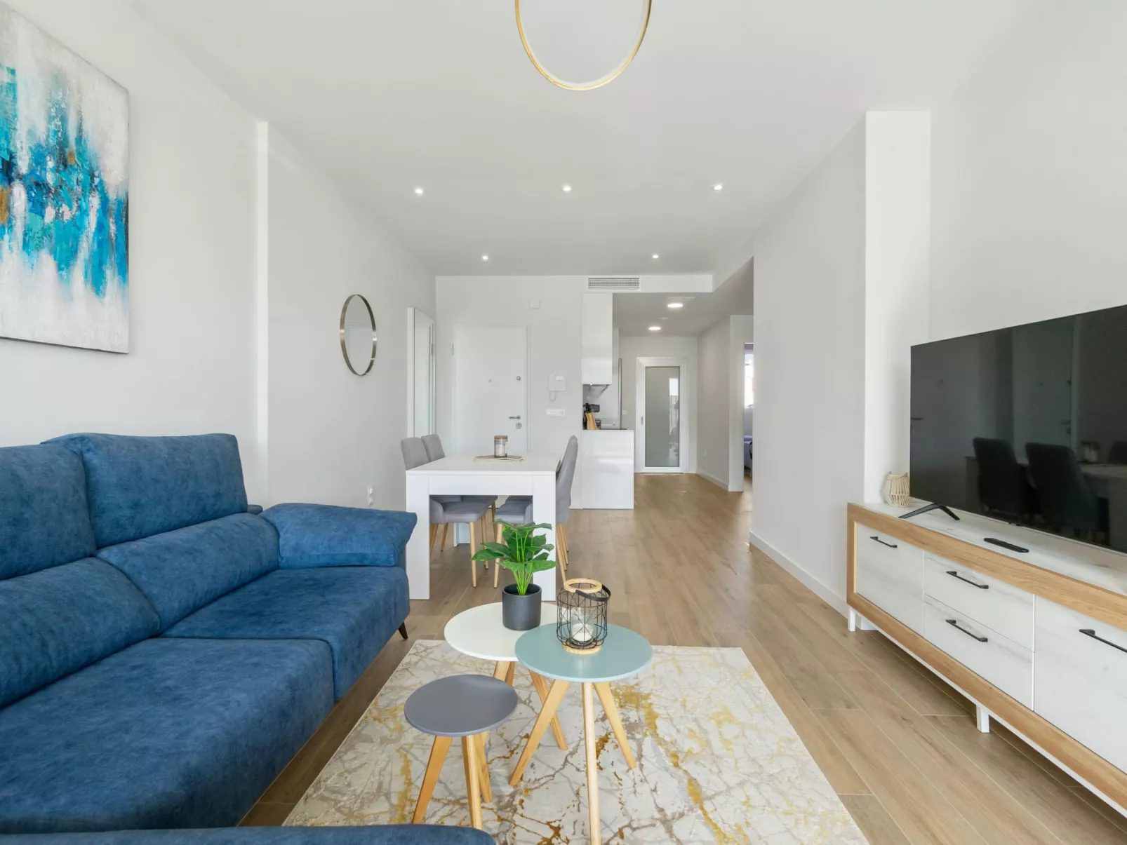 Ema Residencial-Drinnen