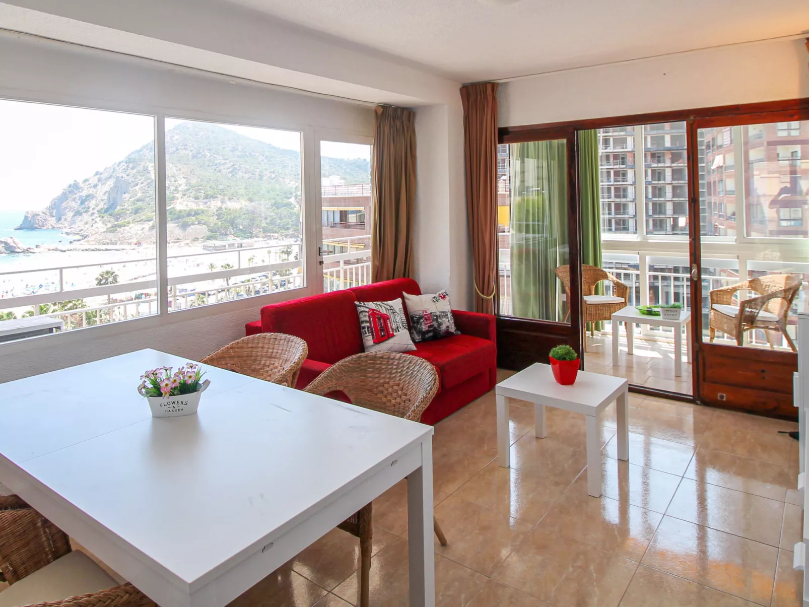 Balcon al mar-Inside