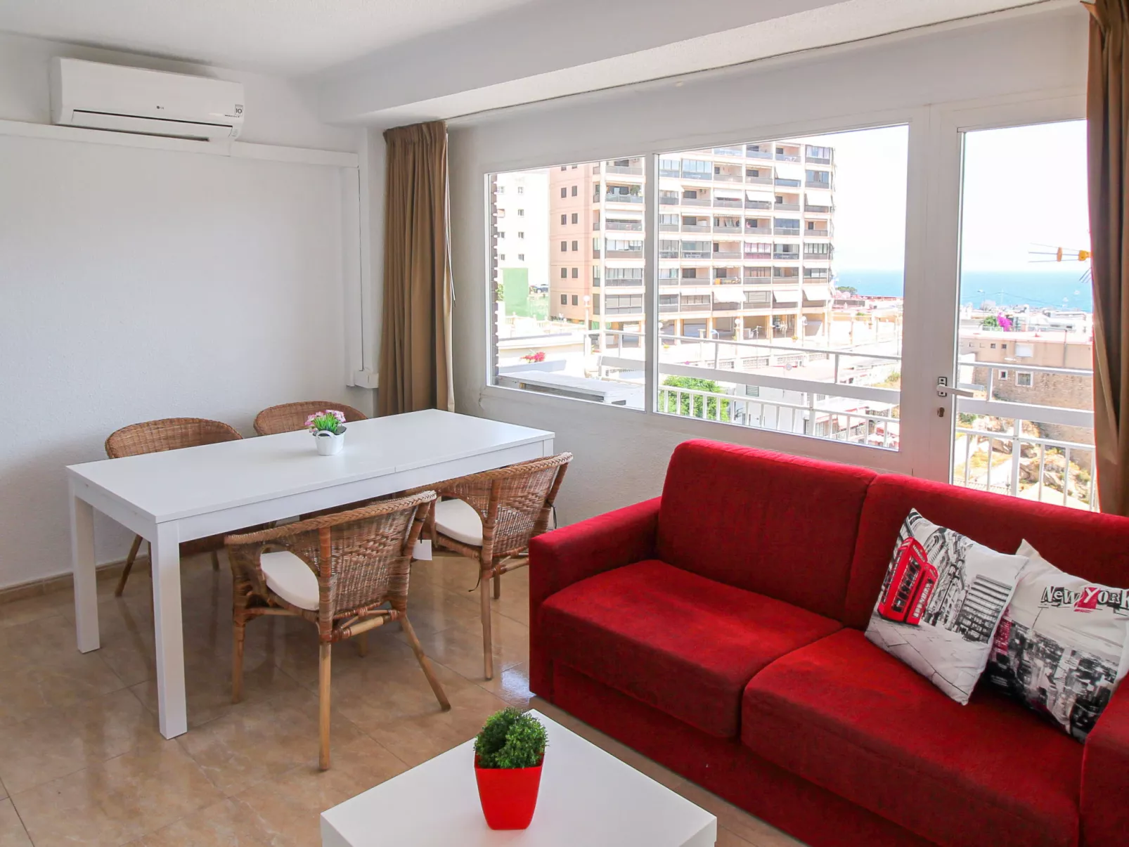 Balcon al mar-Inside