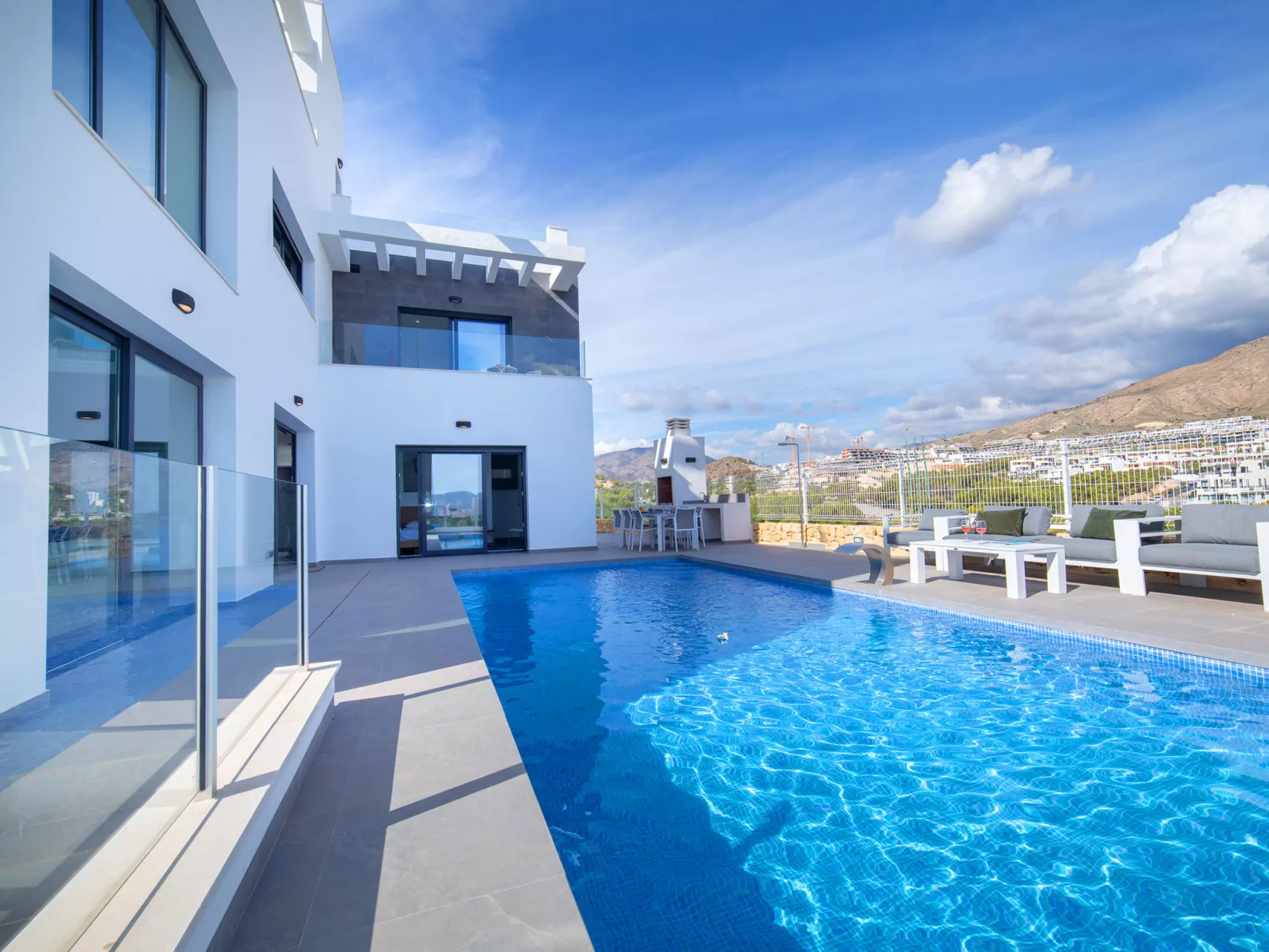 Villa Dorada-Outside