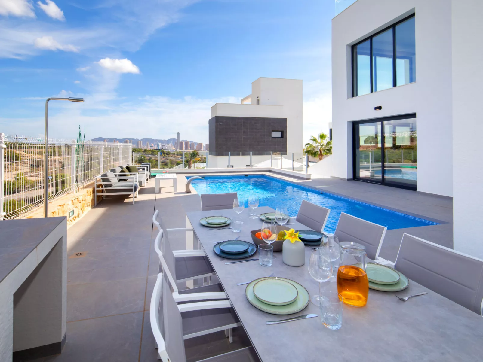 Villa Dorada-Outside