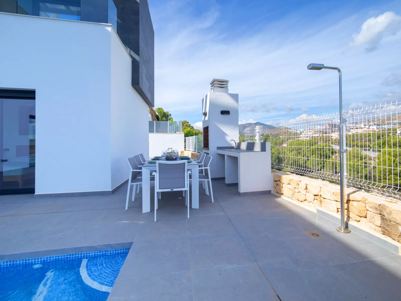 Villa Dorada-Outside
