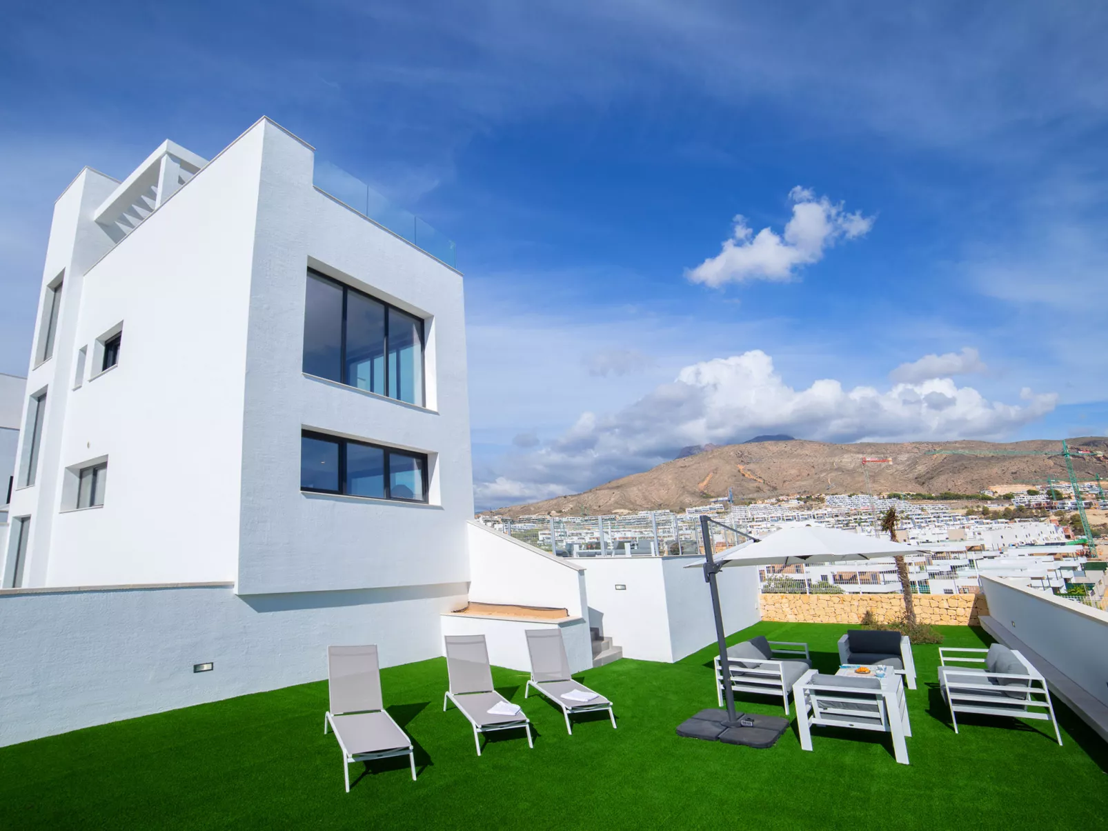 Villa Dorada-Outside