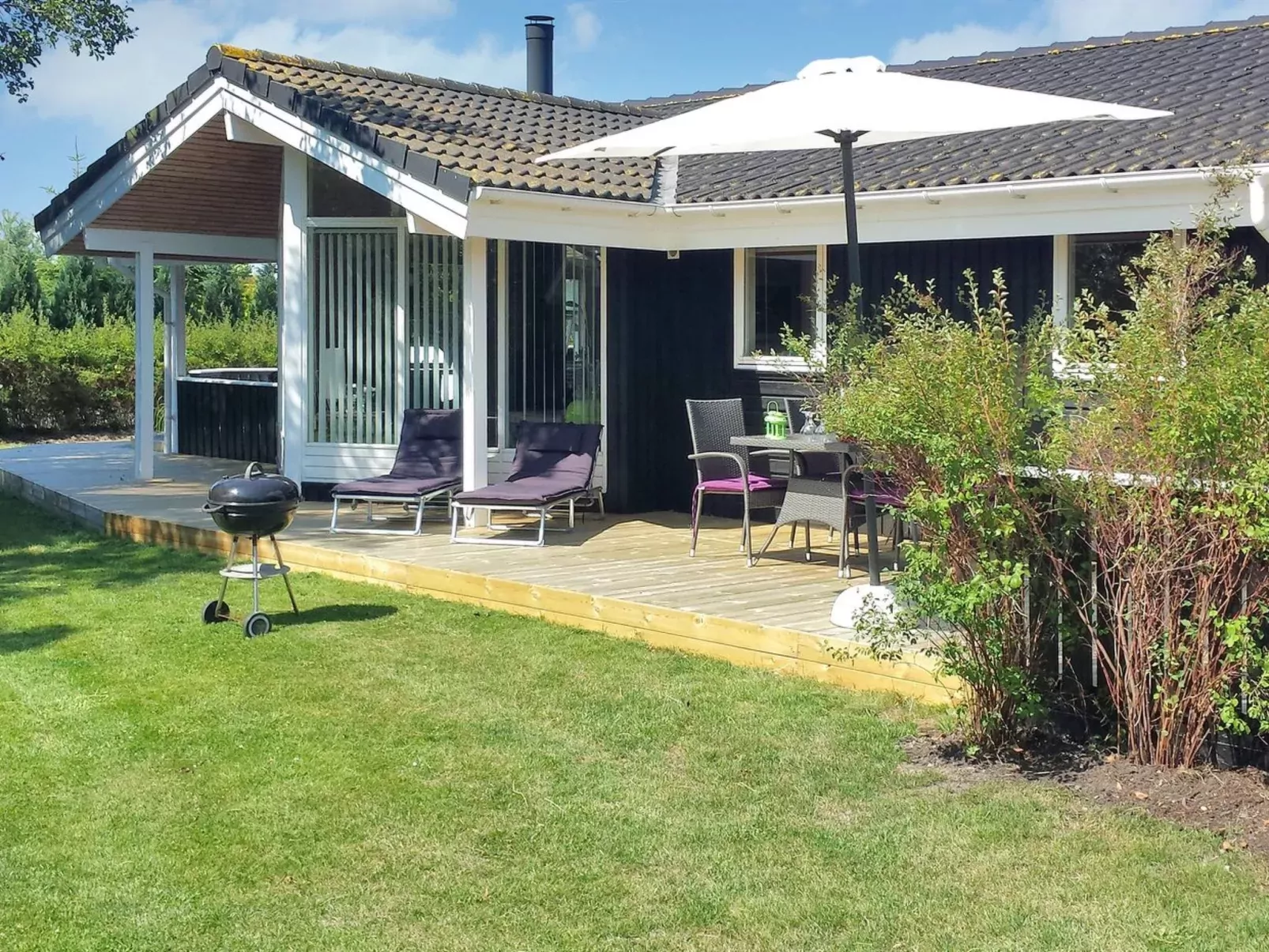 "Augusta" - 700m from the sea-Outside