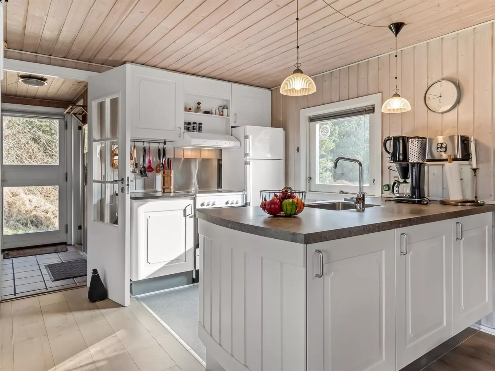 "Karlotta" - 2.2km from the sea-Inside