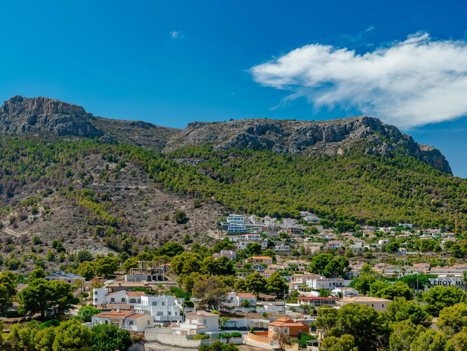 Mascarat-Outside