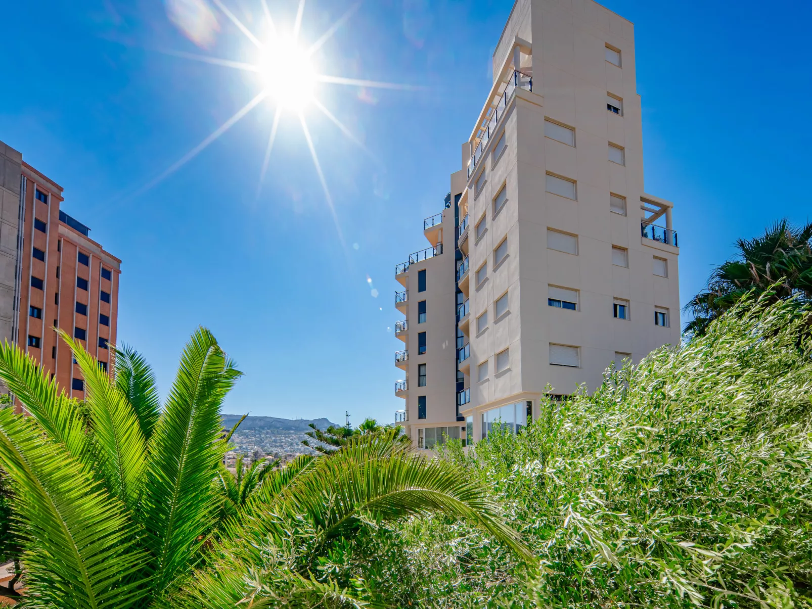 Mascarat-Outside