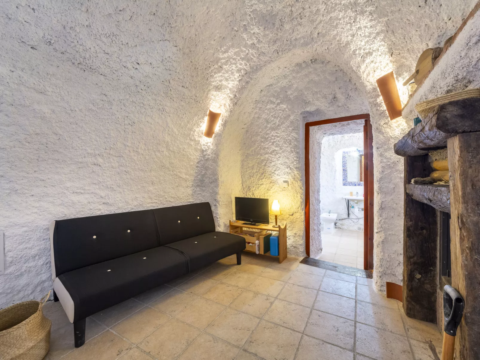 Casa Cueva Maria Zambrano-Inside