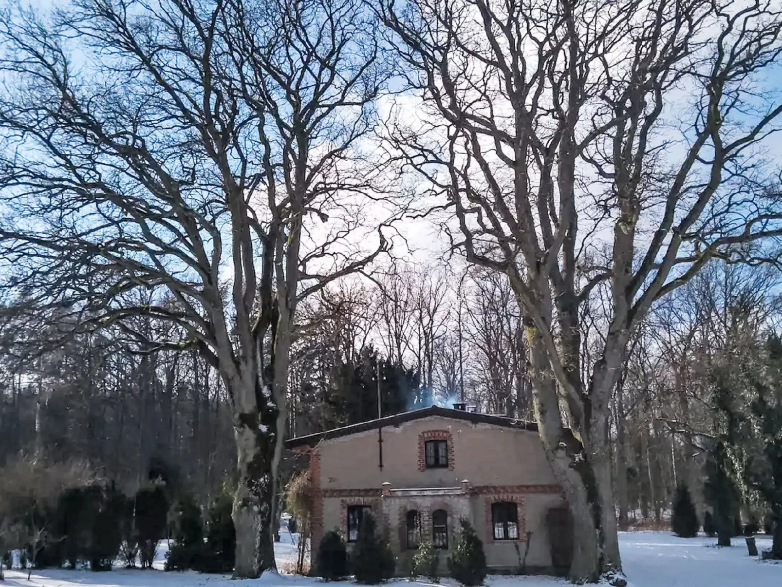 Pod Dębami-Outside