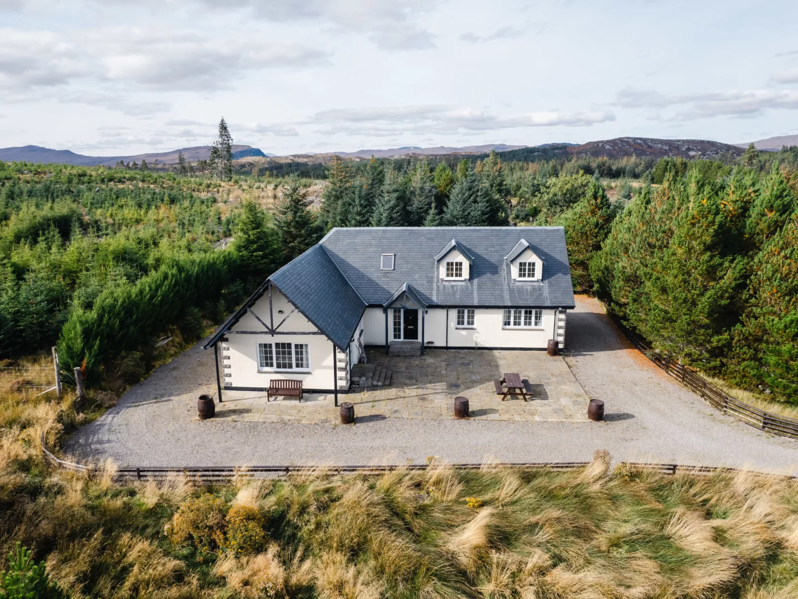 Strathmore Lodge-Outside