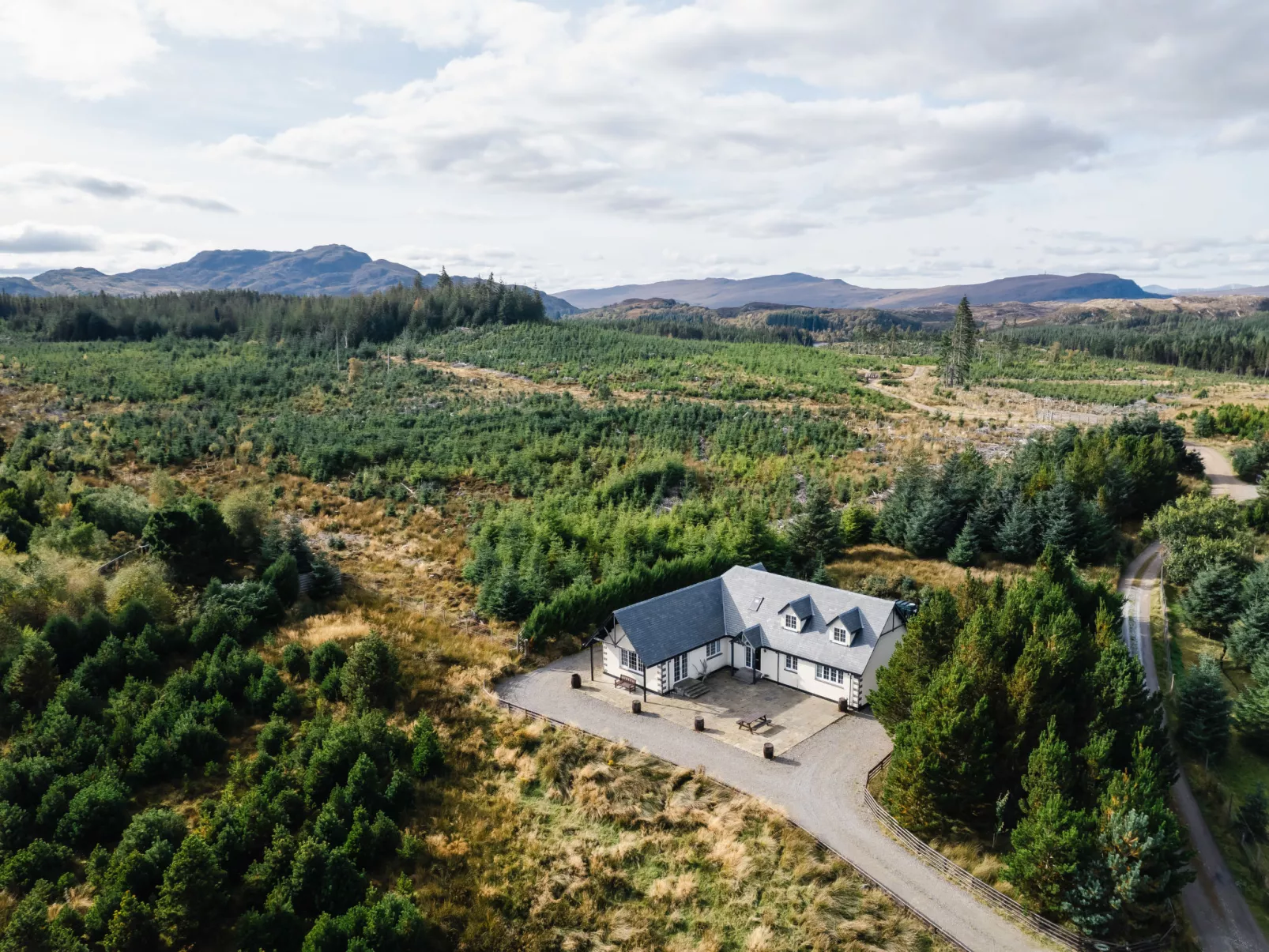 Strathmore Lodge-Outside