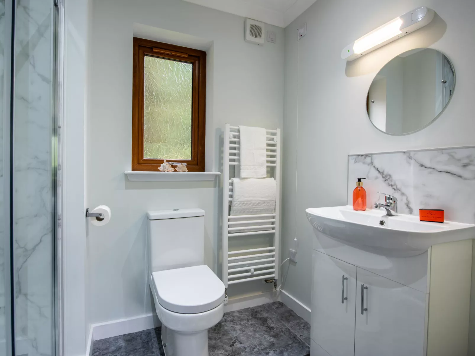 Springbank Lodge-Inside