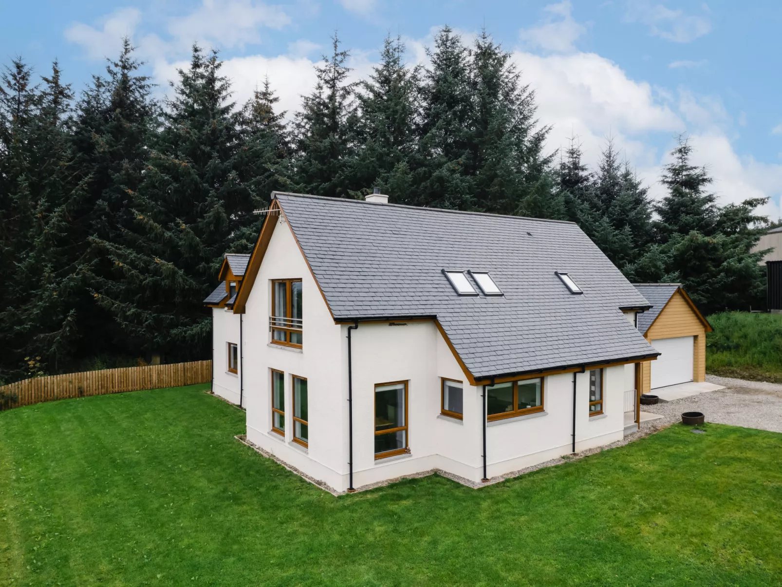 Springbank Lodge-Outside