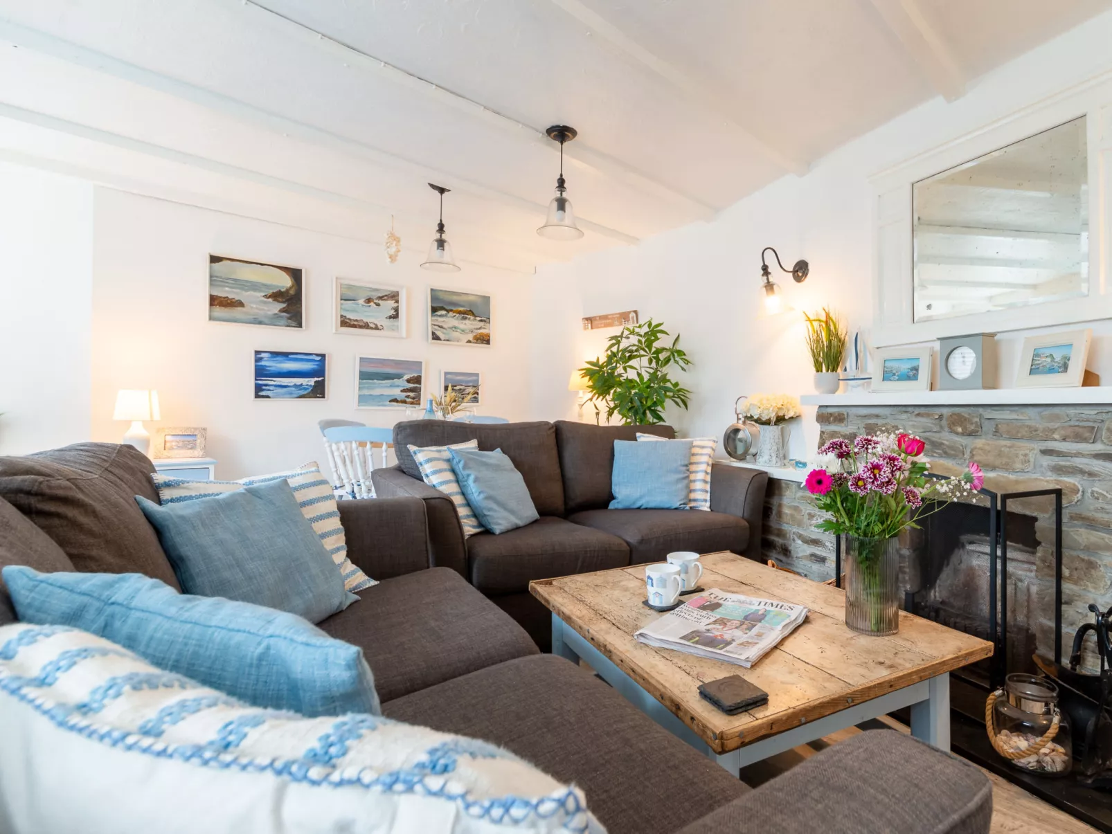 Frans Cottage-Inside