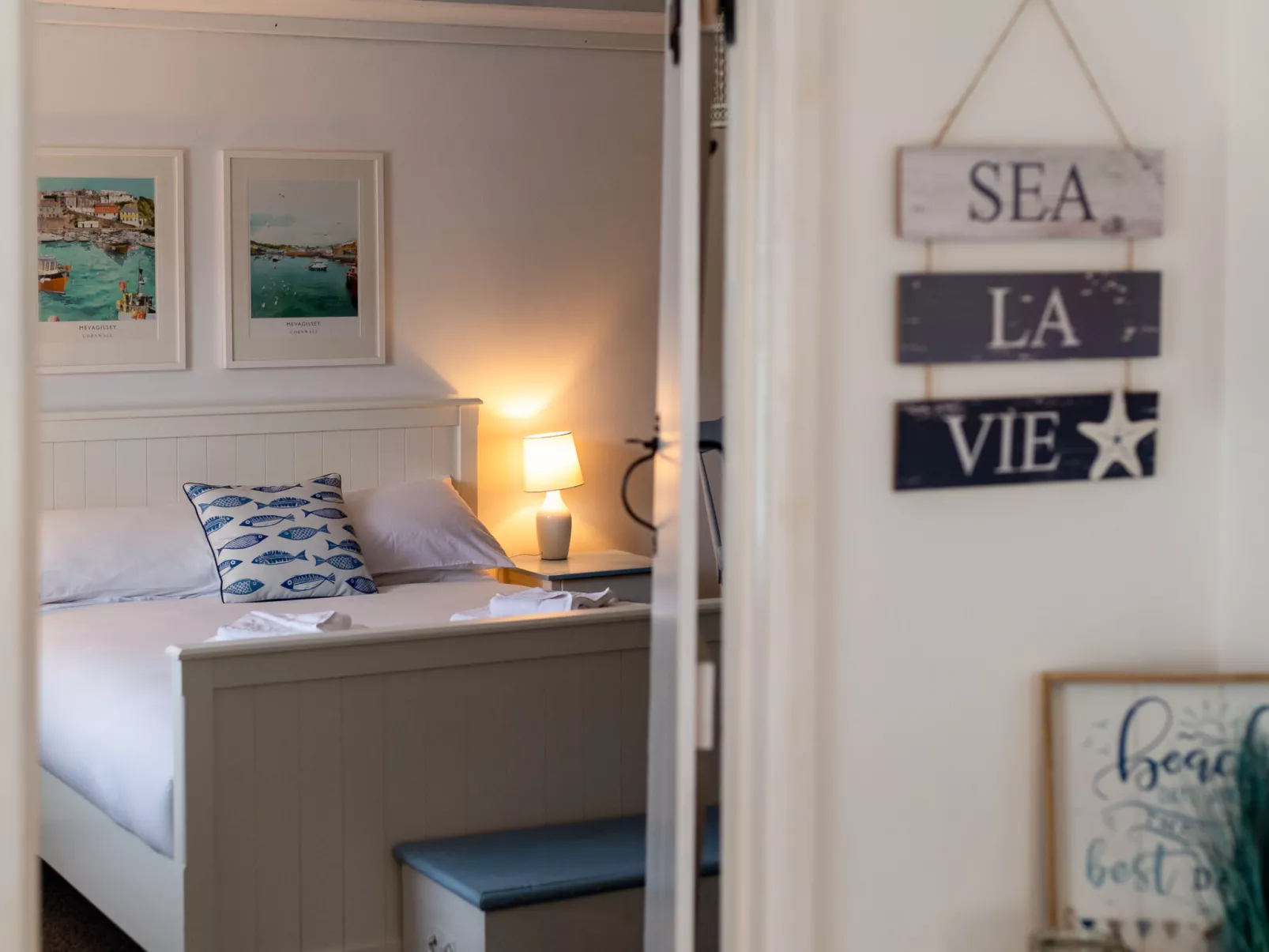Frans Cottage-Inside