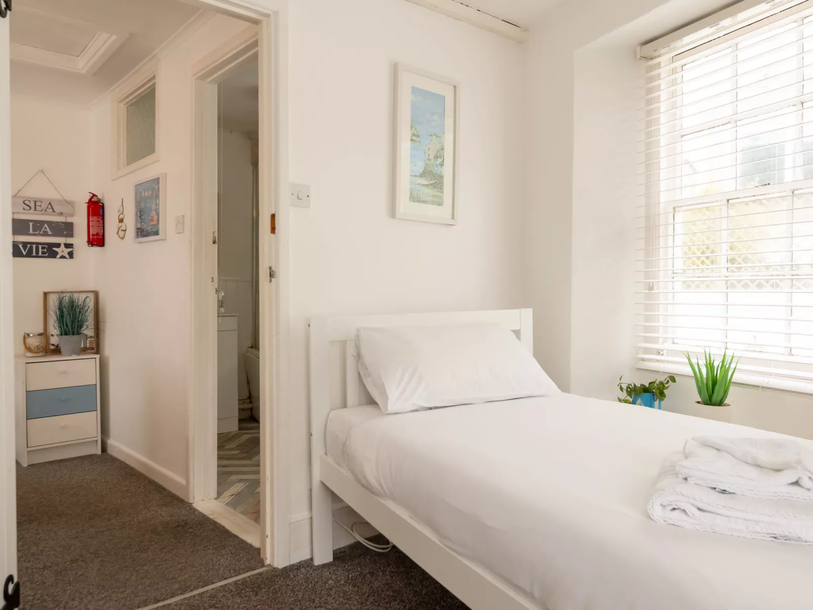 Frans Cottage-Inside