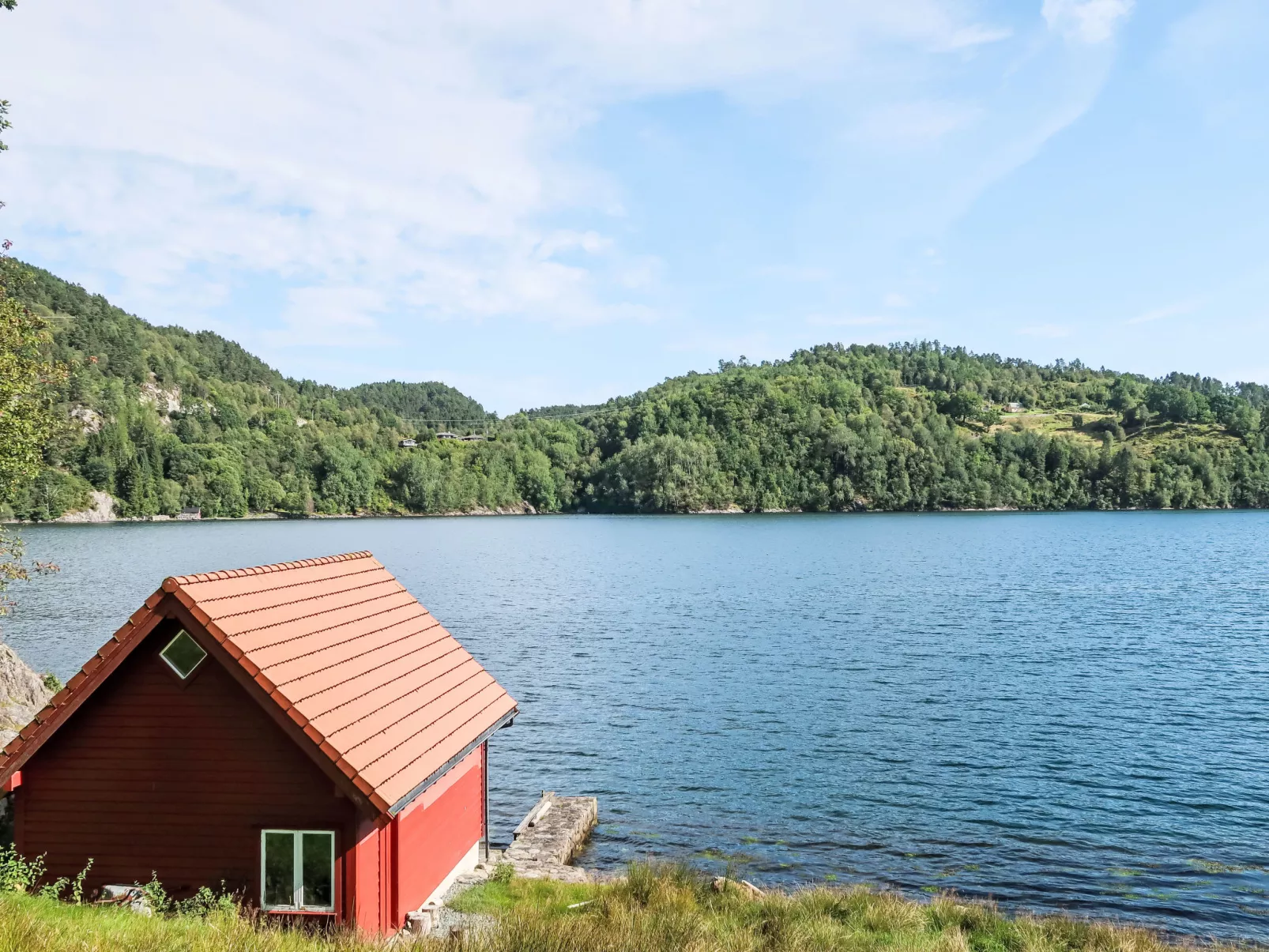 Askelund-Outside