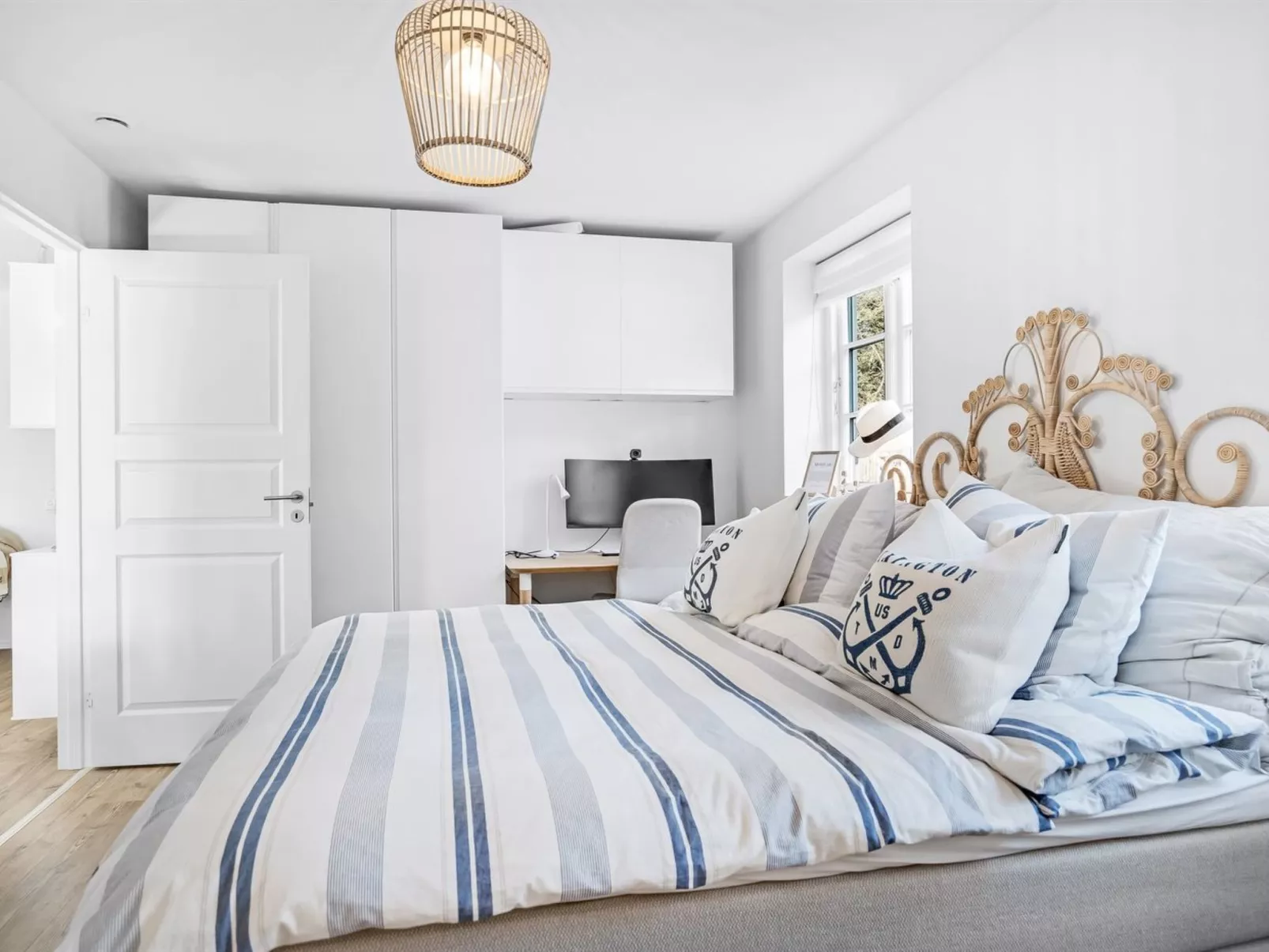 "Janin" - 110m from the sea-Inside