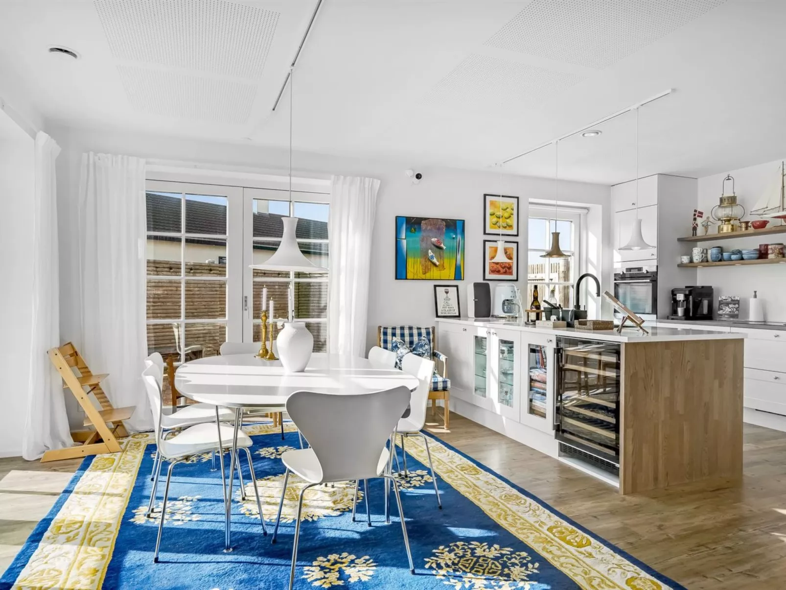 "Janin" - 110m from the sea-Inside