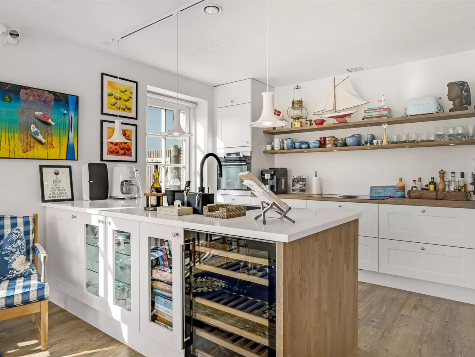"Janin" - 110m from the sea-Inside
