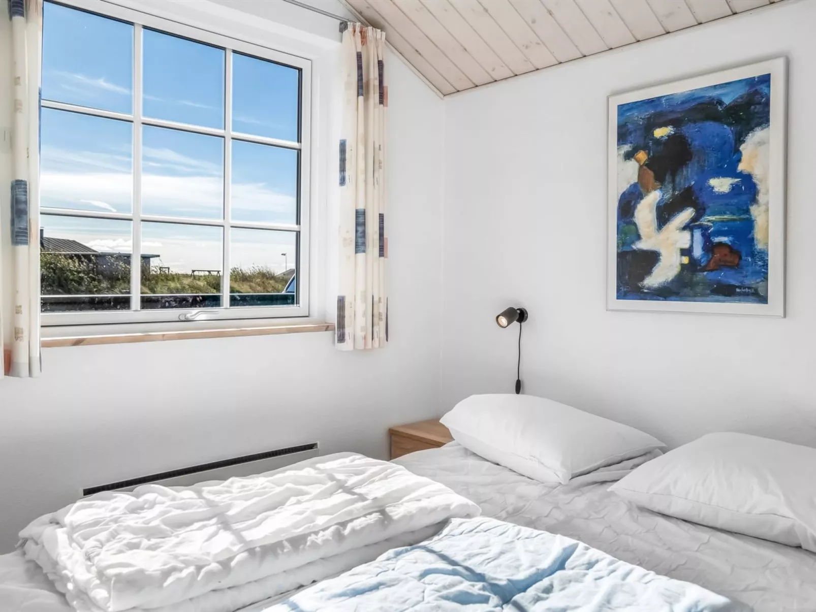 "Winona" - 600m from the sea-Inside