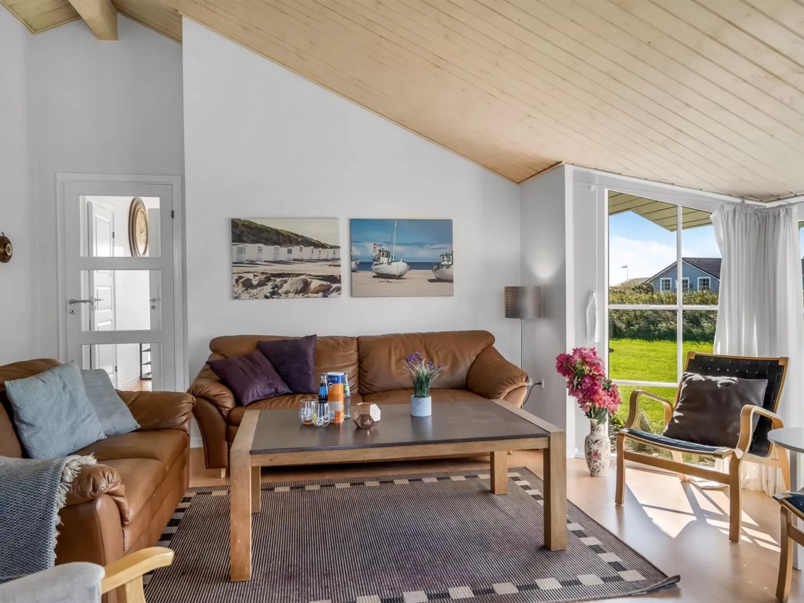 "Winona" - 600m from the sea-Inside