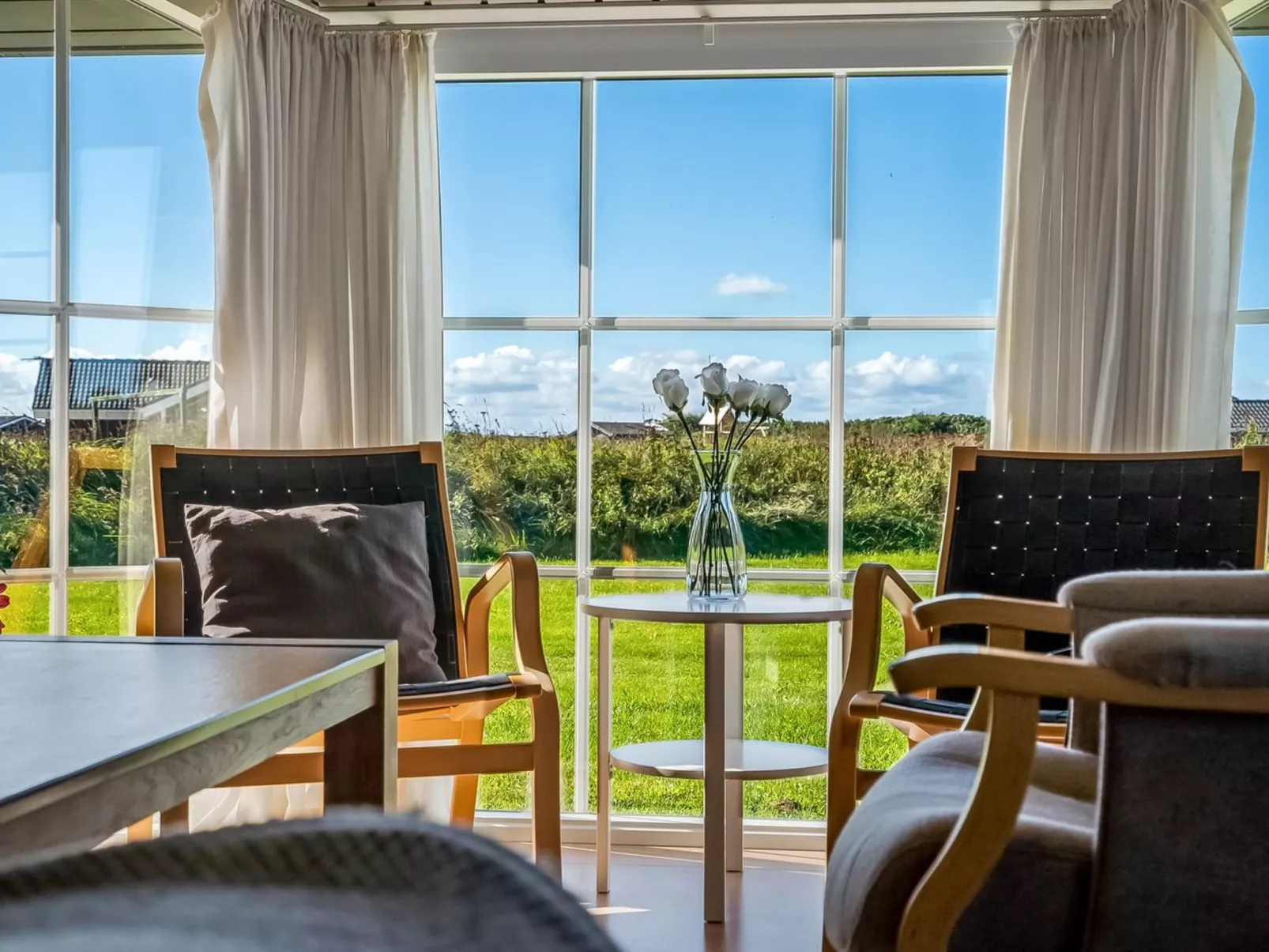 "Winona" - 600m from the sea-Inside