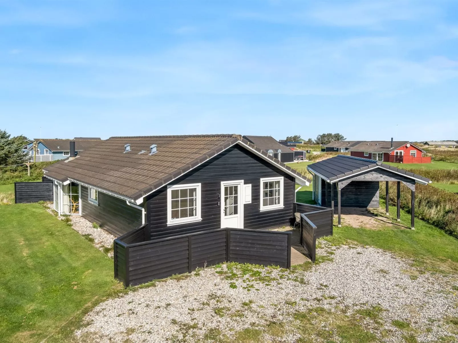 "Winona" - 600m from the sea-Outside