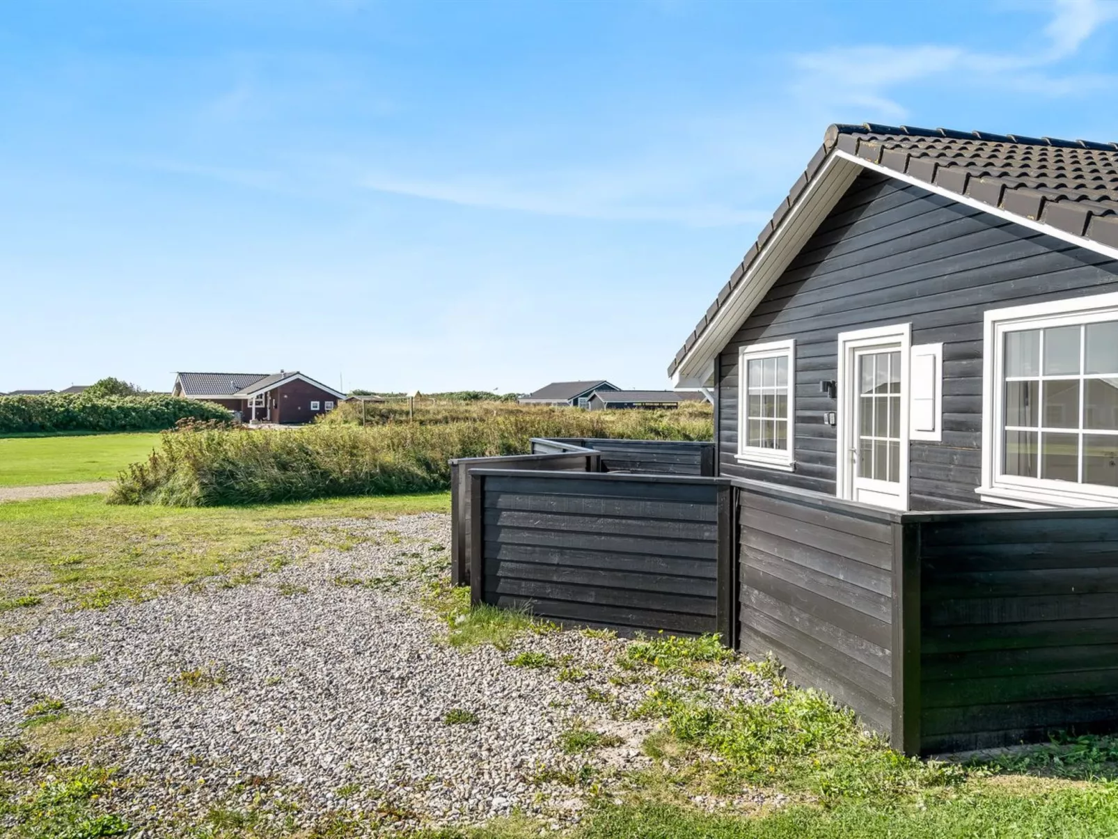 "Winona" - 600m from the sea-Outside