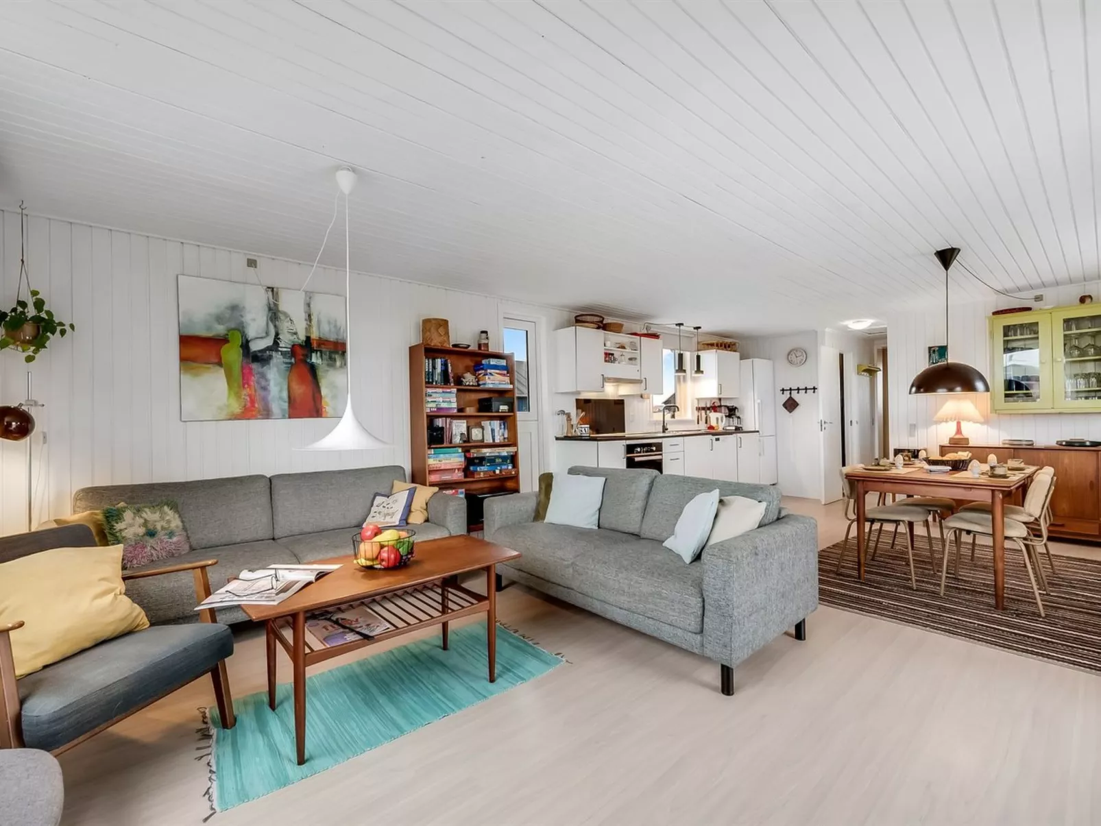 "Fannie" - 200m from the sea-Inside