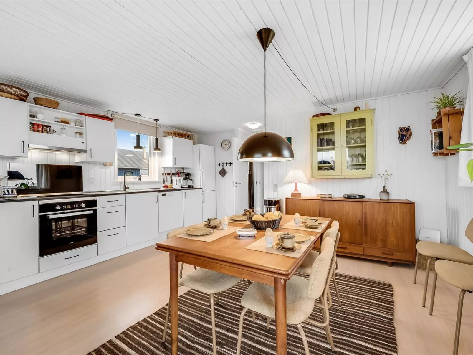 "Fannie" - 200m from the sea-Inside
