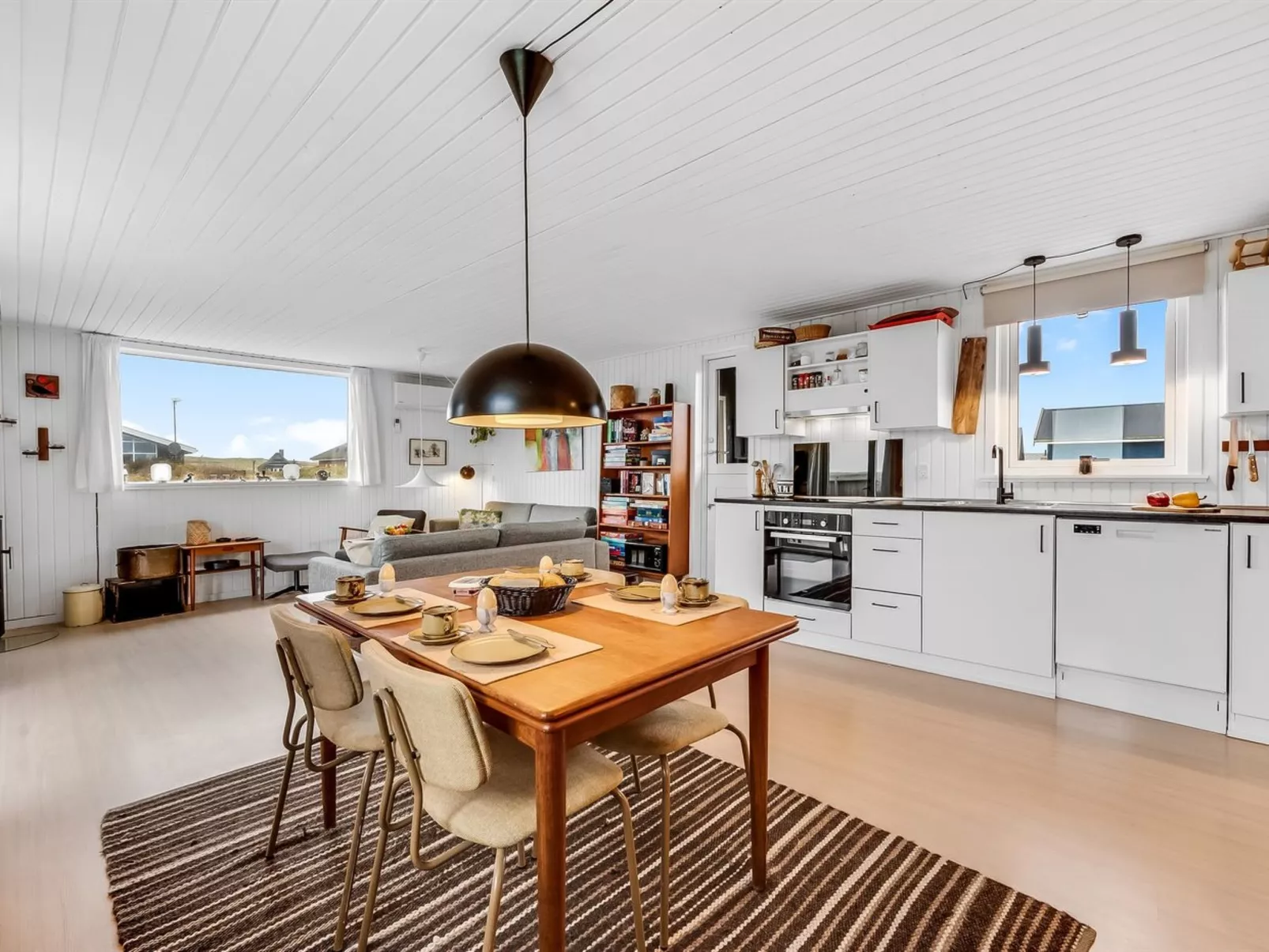 "Fannie" - 200m from the sea-Inside